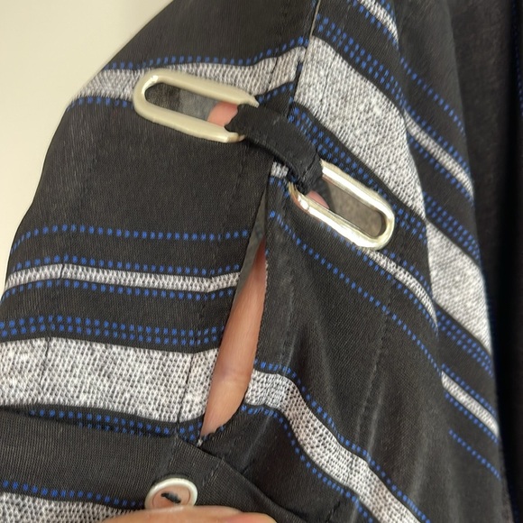 Lily Morgan Striped Top Black White Blue Cap Sleeve Grommet Details Boatneck 1X - Picture 7 of 12